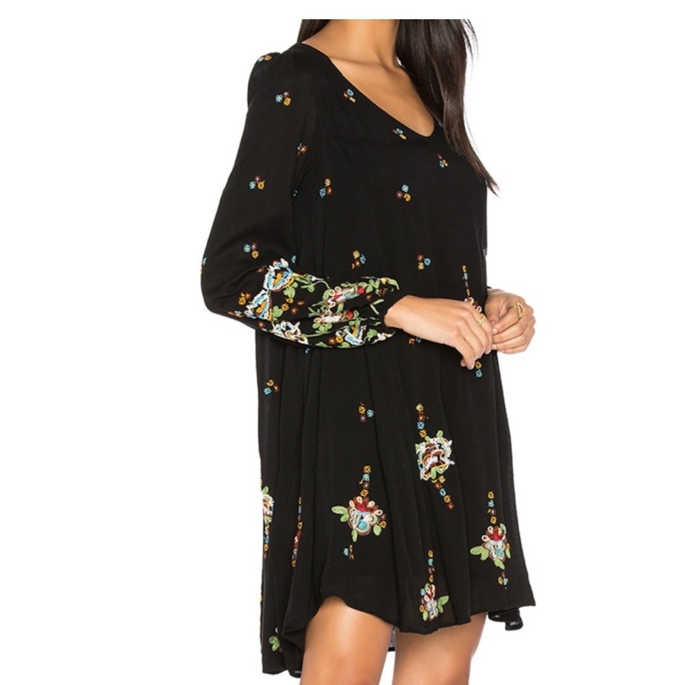 NWT FREE PEOPLE OXFORD MINI DRESS M Black floral embroidered boho